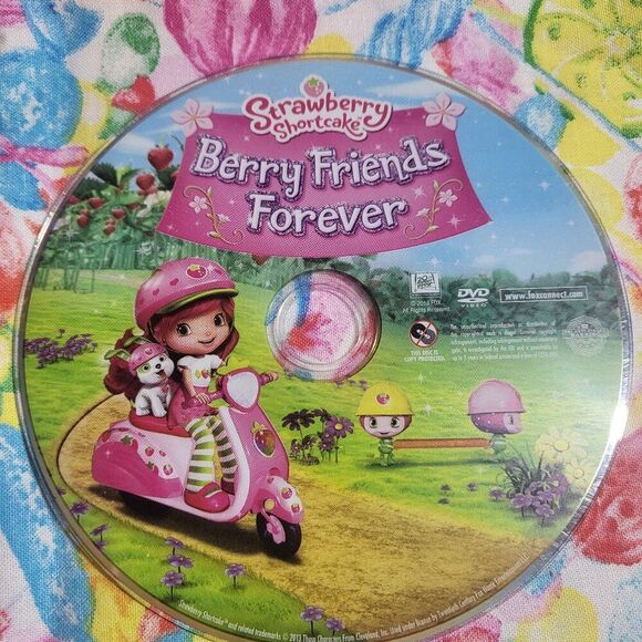 Strawberry Shortcake "Berry Friends Forever" DVD - Picture 4 of 5